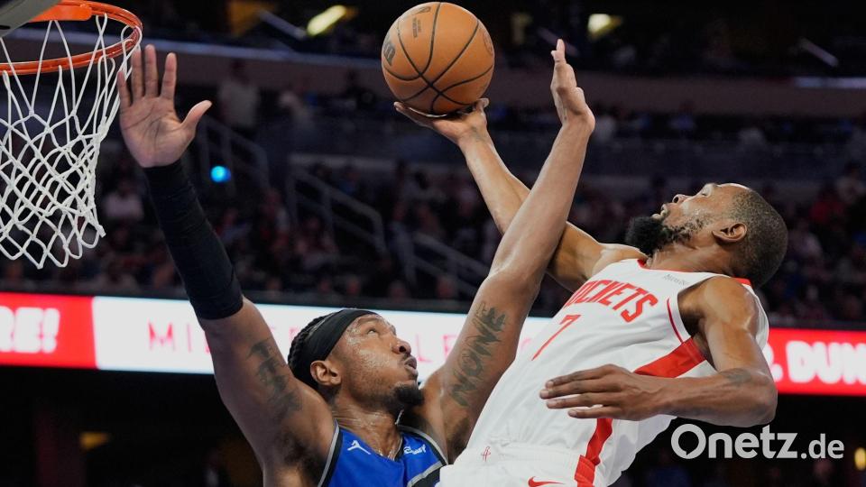Kevin Durant erzielte 40 Punkte beim Comeback-Sieg der Rockets. Bild: John Raoux/AP/dpa
