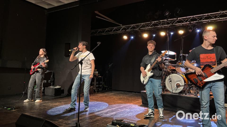 Die Band „No Repeat“ tritt im April beim Bandcontest „Weiden tobt“ im JUZ an. Die fünf Mitglieder waren bereits im vergangenen Jahr dabei. Archivbild: mcl