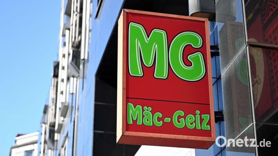 In vielen ostdeutschen Städten gibt es Filialen der Kette Mäc Geiz. Bild: Elisa Schu/dpa