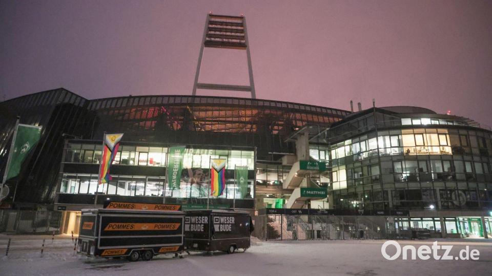 In Bremen hat es Werder am Samstag mit dem 1. FC Heidenheim zu tun. (Archivbild) Bild: Focke Strangmann/dpa
