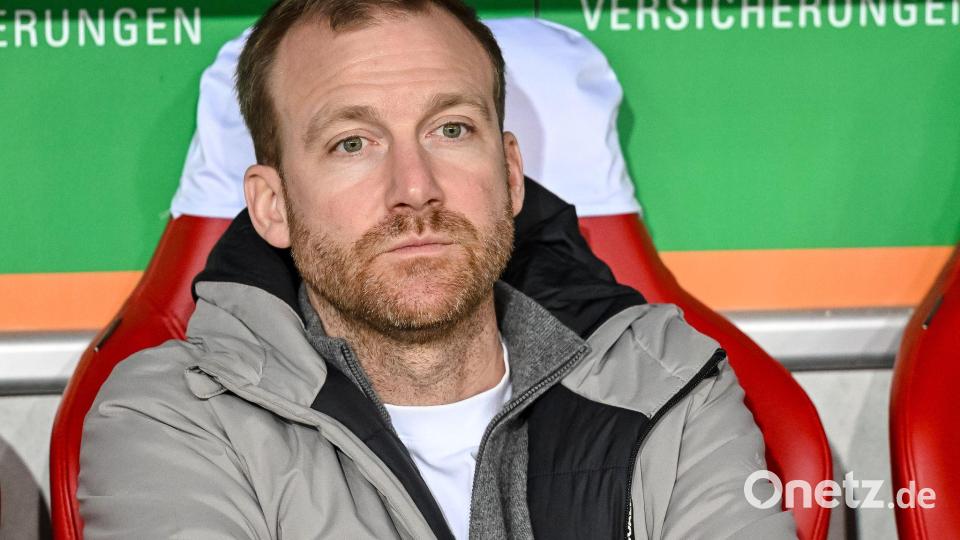 Lässt sich Optionen offen: Sportdirektor Benni Weber. Bild: Harry Langer/dpa