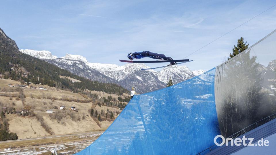 Andreas Wellinger wurde beim Skifliegen am Kulm zweitbester Deutscher. Bild: Erwin Scheriau/APA/dpa