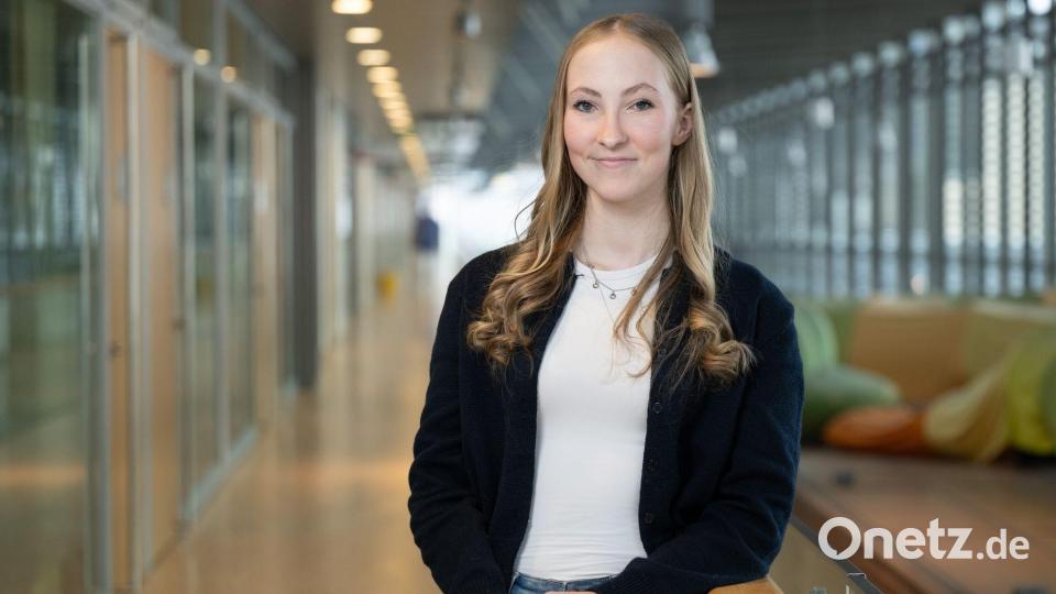 Die 20 Jahre alte Lilly Hiebenthal aus Sachsen leidet an einer äußert seltenen Immunkrankheit. Bild: Sebastian Kahnert/dpa