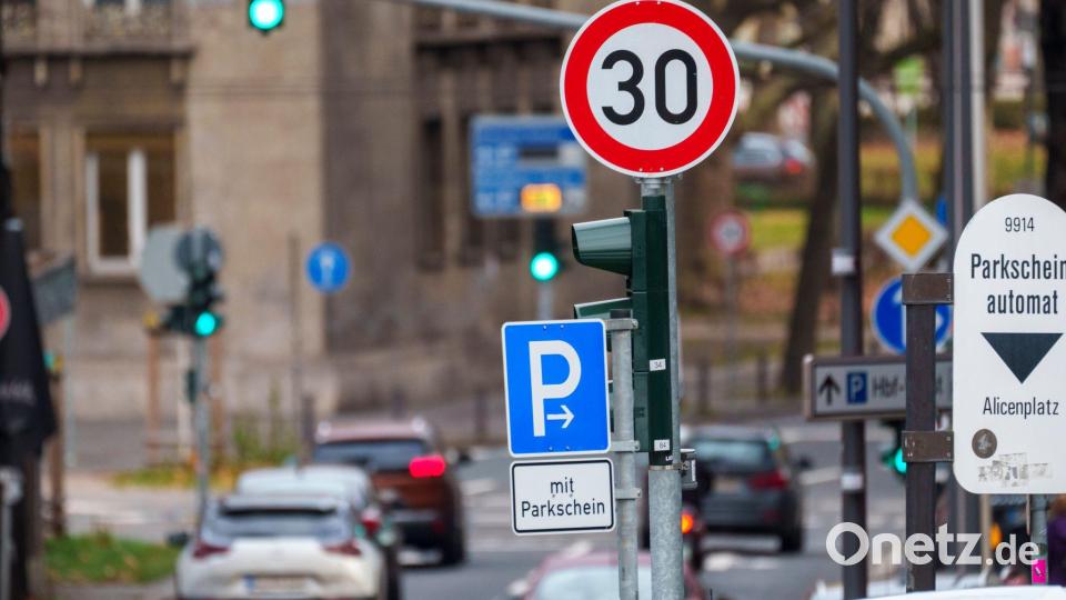 Tempo 30-Zonen wie in Mainz können den Straßenlärm reduzieren. (Archivfoto) Bild: Andreas Arnold/dpa
