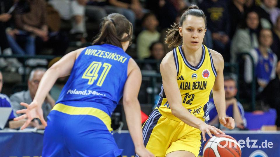 Gohlisch (r) sorgte für entscheidende Zähler. Bild: Andreas Gora/dpa