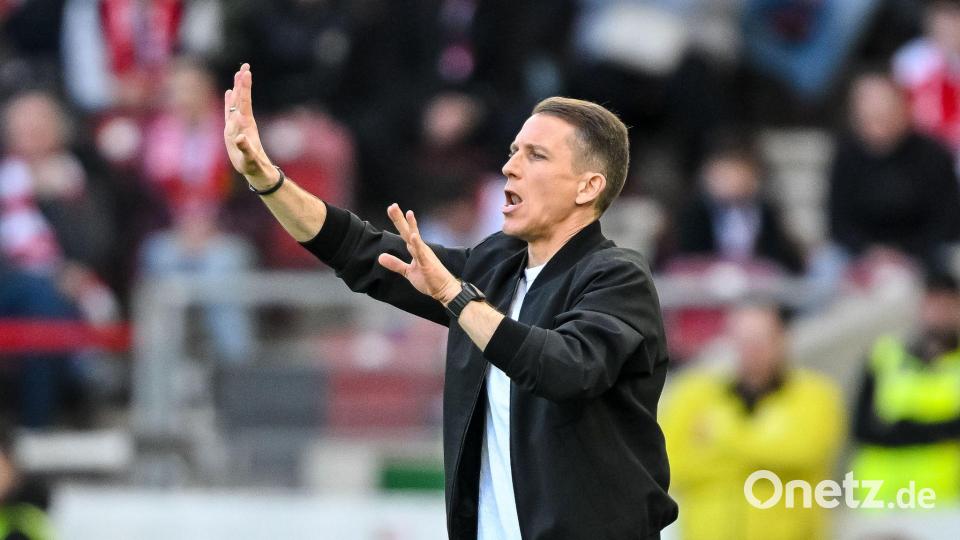 Der Druck nimmt zu: VfL-Trainer Daniel Bauer Bild: Harry Langer/dpa