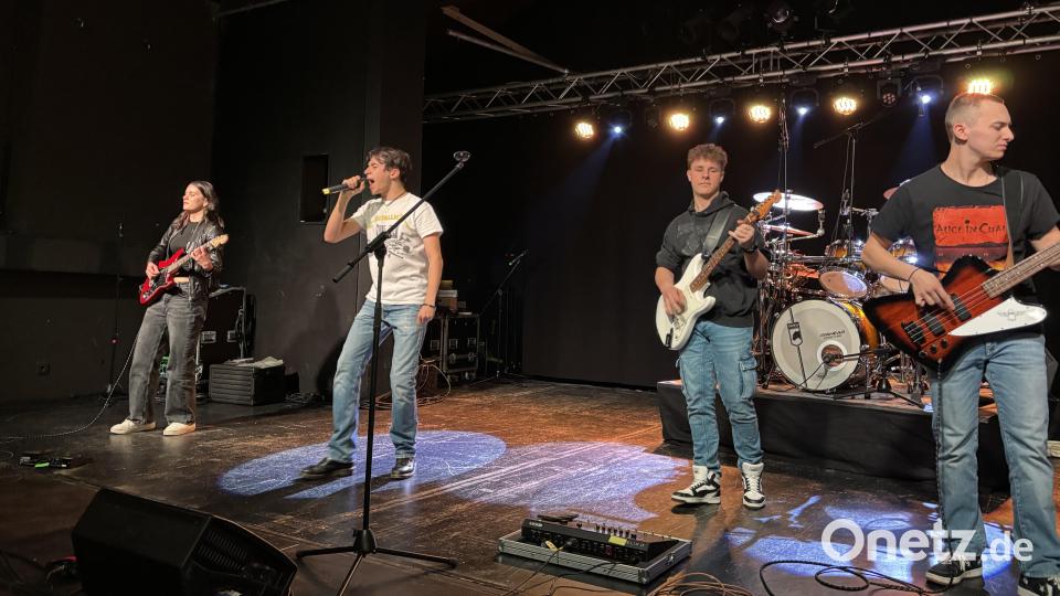 Die Band „No Repeat“ tritt im April beim Bandcontest „Weiden tobt“ im JUZ an. Die fünf Mitglieder waren bereits im vergangenen Jahr dabei. Archivbild: mcl