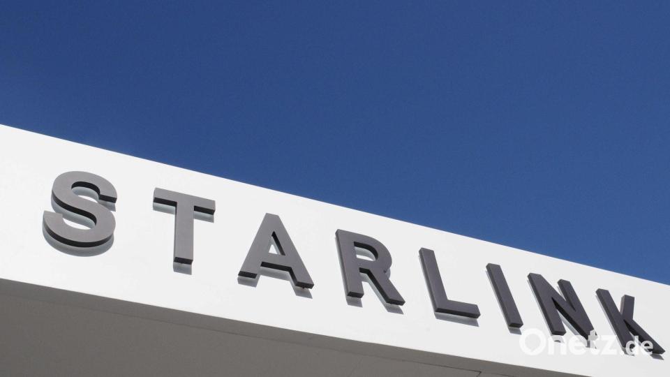 Ein Starlink-Marketingpavillon beim Mobile World Congress 2024. Bild: Wolf von Dewitz/dpa-Zentralbild/dpa