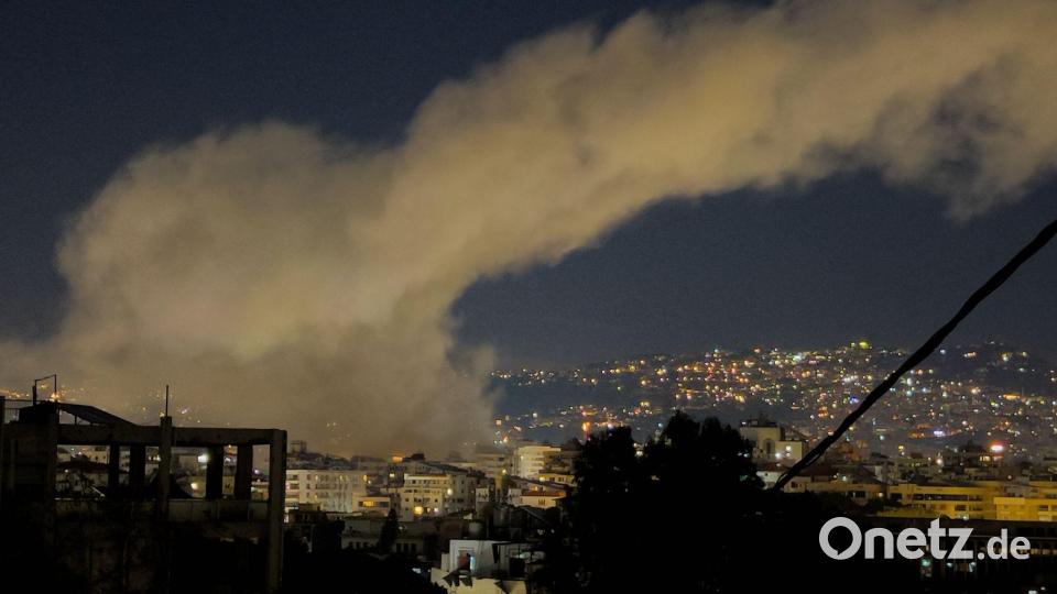 Rauch steigt auf von israelischen Luftangriffen auf Dahieh, einem südlichen Vorort von Beirut im Libanon. Bild: Hussein Malla/AP/dpa