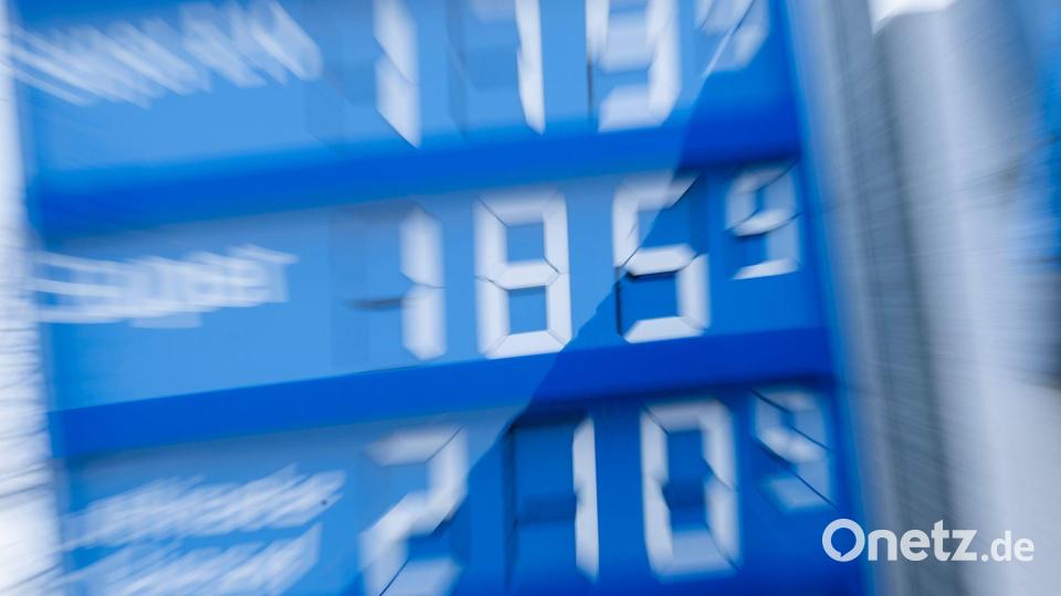 Die Spritpreise ziehen an. Bild: Peter Kneffel/dpa/dpa-tmn