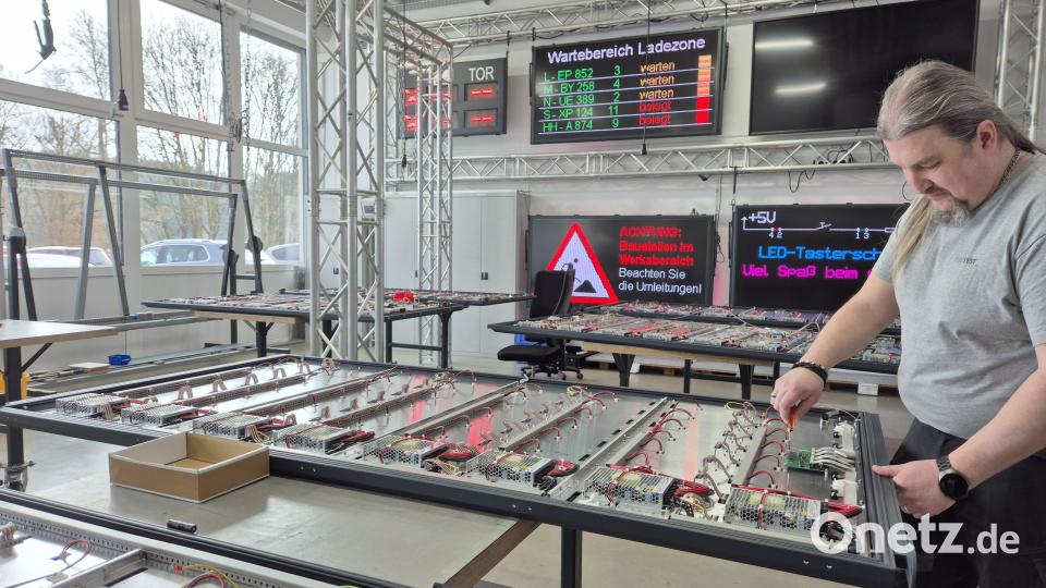 LED-Anzeigen unterschiedlichster Art werden bei Microsyst in Neuhaus gefertigt. Bild: Lowak