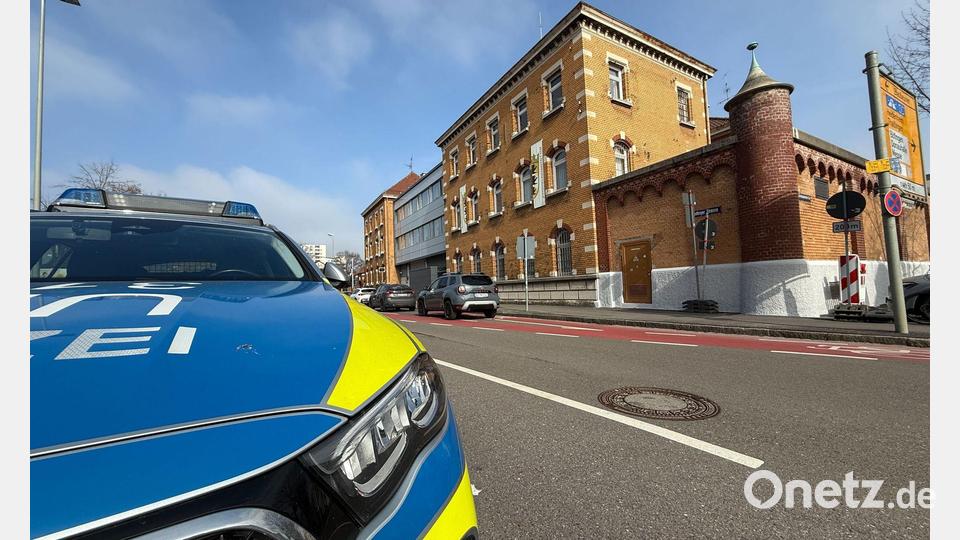 Drei Menschen erlitten Rauchvergiftungen. Bild: Nico Pointner/dpa