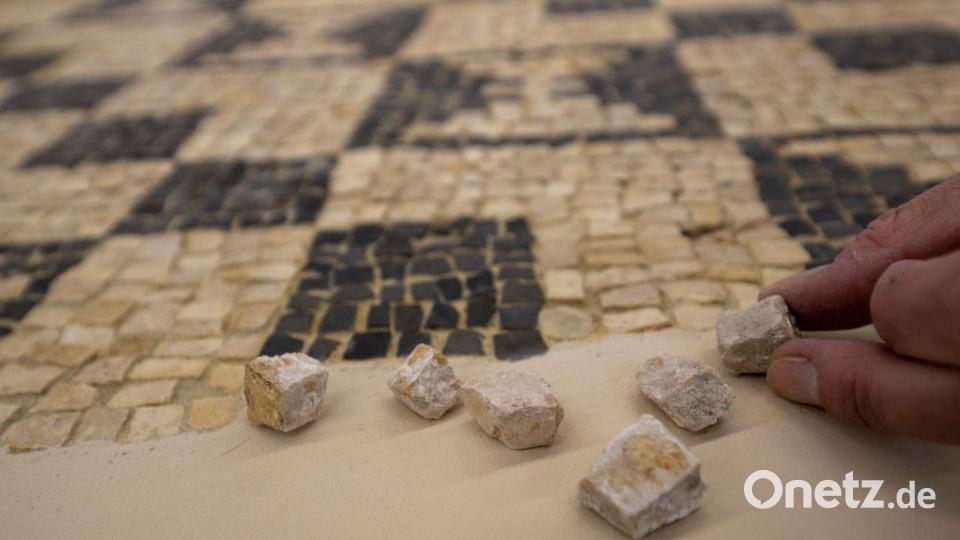Das römische Mosaik wurde in den 1980er Jahren bei einer Grabung in Augsburg entdeckt. Bild: Stefan Puchner/dpa