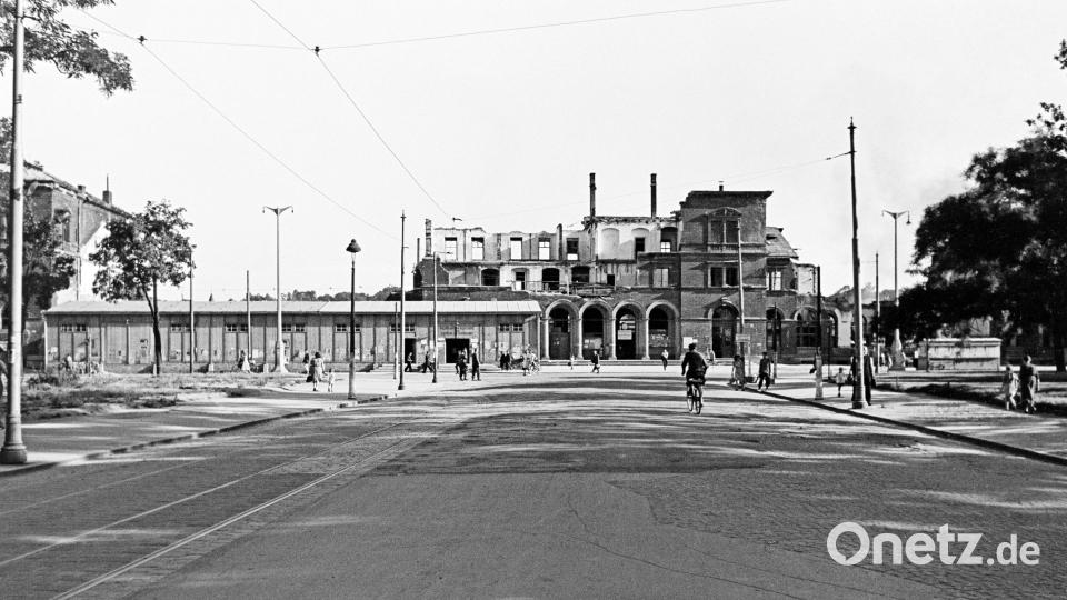 Der Bahnhof in Regensburg trug 1946 deutliche Spuren des Kriegs. Bild: Stadtarchiv Regensburg