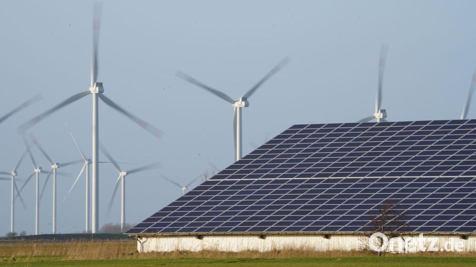 Die EU-Kommission will unter anderem Windenergie und Photovoltaik aus Europa stärken. (Symbolbild) Bild: Marcus Brandt/dpa