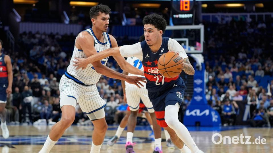 Tristan da Silva (l.) fiel gegen Washington auch mit guter Defense auf. Bild: John Raoux/AP/dpa