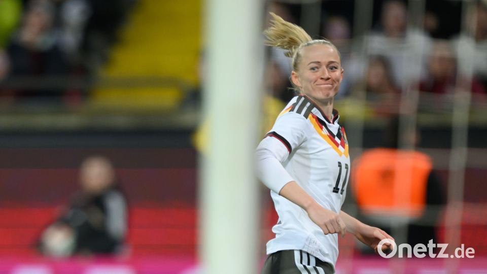 Erleichterung bei Lea Schüller nach ihrem Tor. Bild: Robert Michael/dpa