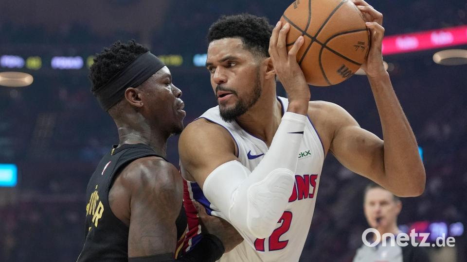 Dennis Schröder (l.) lieferte gegen sein Ex-Team eine starke Vorstellung. Bild: Sue Ogrocki/AP/dpa