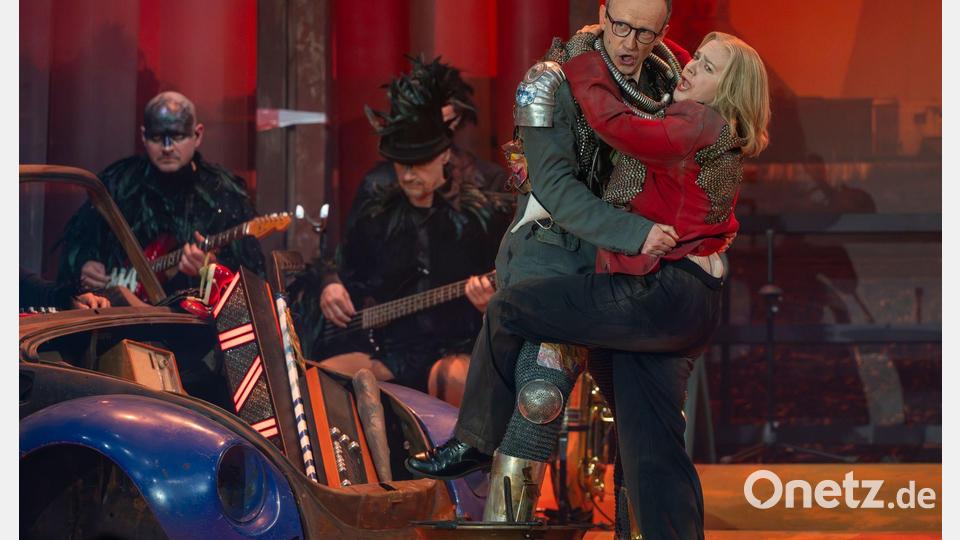 Tanzen und Politik haben eines gemeinsam: Es reicht nicht, wenn zwei eine Idee haben, sich aber nicht gut aufeinander einlassen. Bild: Peter Kneffel/dpa