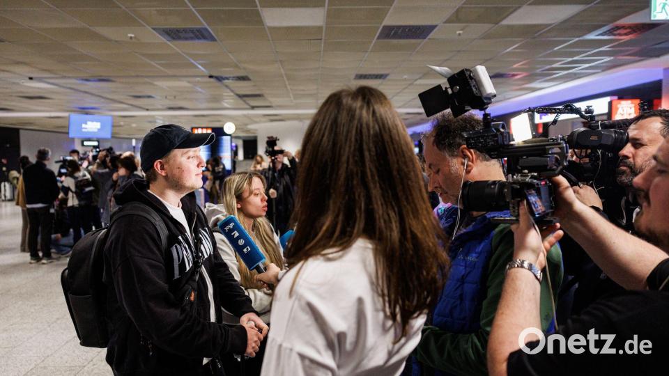 „Natürlich ist es beunruhigend, wenn man Raketen über die Köpfe fliegen sieht“, sagt Carl Wagener. Bild: Hannes P. Albert/dpa