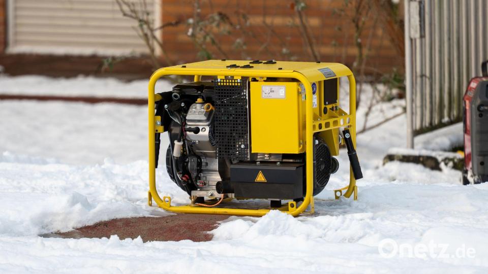 Notstromaggregate können Leben retten - etwa wenn Krankenhäuser von einem Stromausfall betroffen sind. (Symbolfoto) Bild: Christophe Gateau/dpa