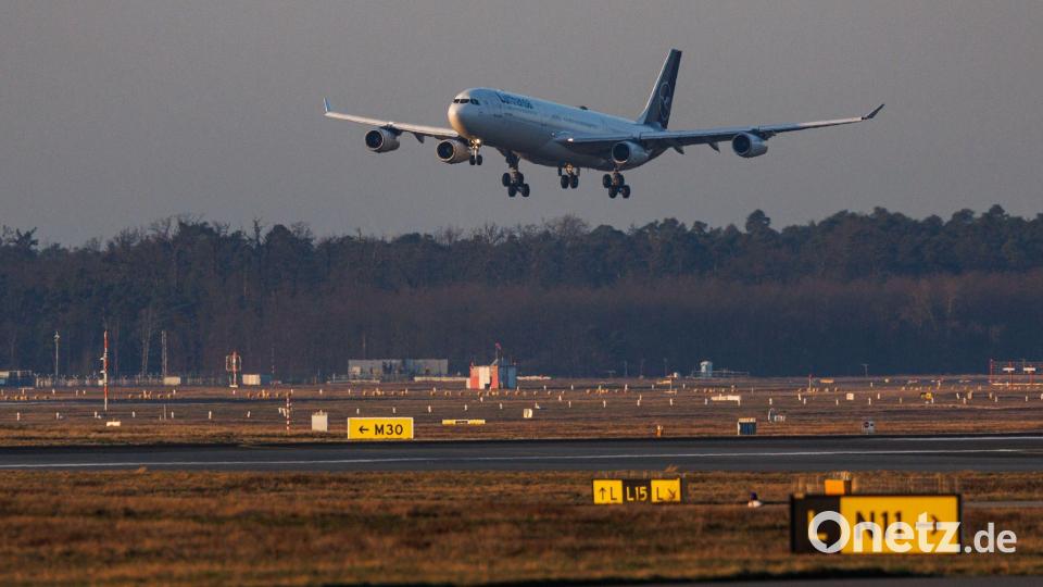 Am Morgen landete am Frankfurter Flughafen die erste Evakuierungsmaschine im Auftrag der Bundesregierung. Bild: Hannes P Albert/dpa/dpa-tmn
