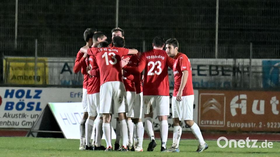 Grund zum Jubeln gibt's beim TB Roding: Der Verein hat mit Kötztings Martin Vesenjak einen erfahrenen Innenverteidiger verpflichtet. Archivbild: Hubert Ziegler