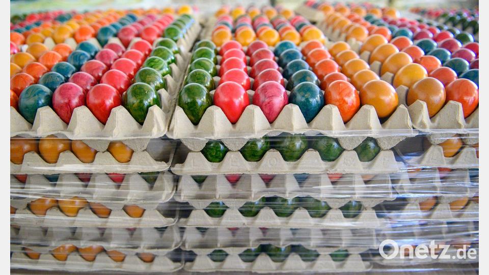 Färbereien kaufen vor Ostern viele Eier. Das verstärkt den Engpass. (Symbolbild) Bild: Klaus-Dietmar Gabbert/dpa