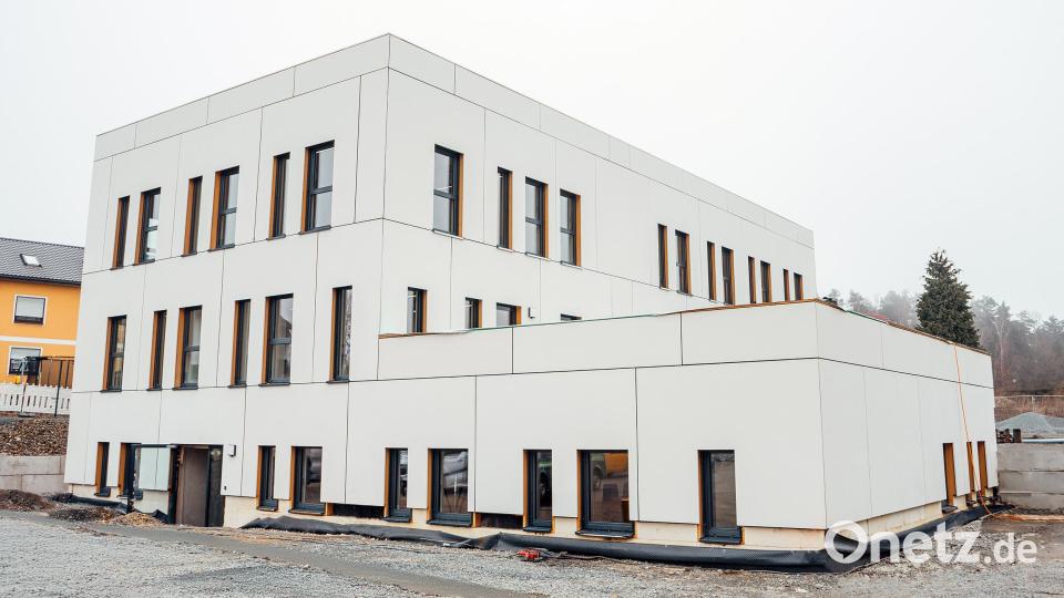 Das neue Markgraf-Bürogebäude ist nahezu fertiggestellt. Für die Inbetriebnahme sind jedoch noch Arbeiten an der Außenanlage erforderlich. Der Einzug ist Mitte/Ende März geplant. Bild: Markgraf