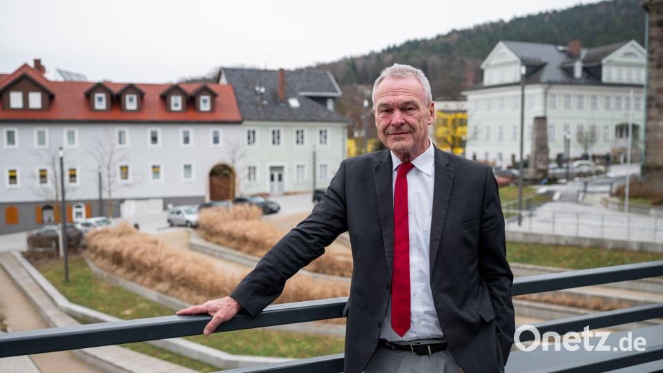 Frank Rebhan ist seit 1995 OB in Neustadt bei Coburg. (Archivbild) Bild: Daniel Vogl/dpa