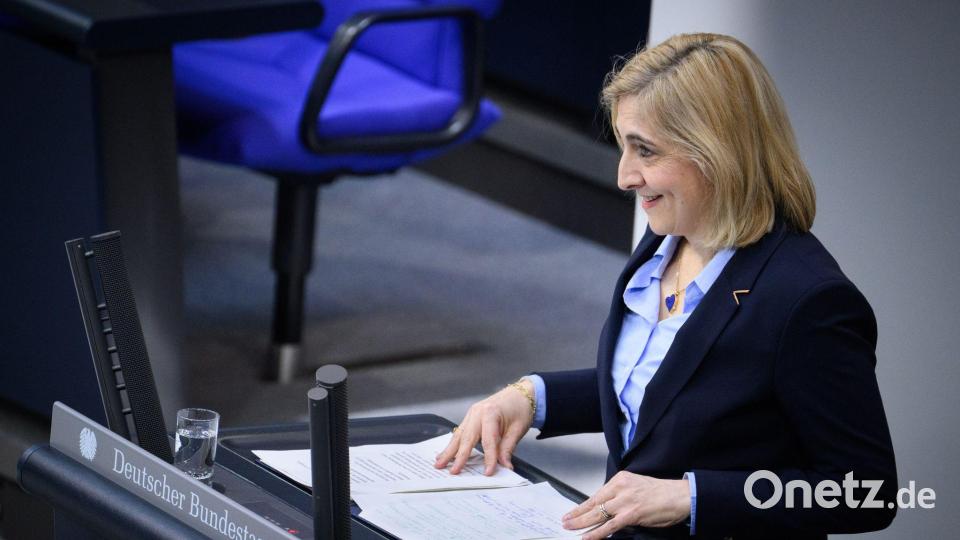 Gesundheitsministerin Nina Warken brachte Änderungen an der Krankenhausreform durch den Bundestag. Bild: Bernd von Jutrczenka/dpa