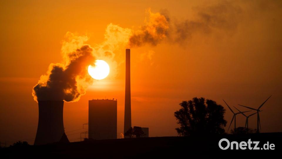 Die Erdtemperatur ist in einer Dekade um etwa 0,35 Grad gestiegen. (Archivbild) Bild: Julian Stratenschulte/dpa