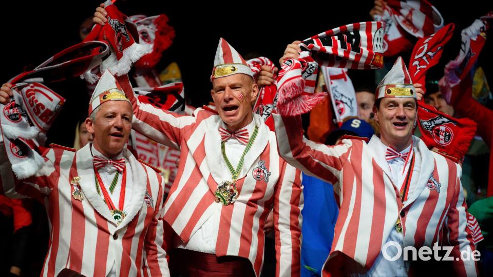 Einen Monat nach Karneval herrscht Katerstimmung auch beim Vize-Präsidenten Ulf Sobek (r.) (Archivbild) Bild: Henning Kaiser/dpa