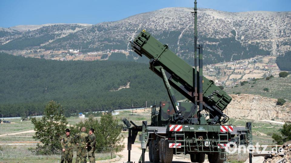 Die Nato erhöht ihre Einsatzbereitschaft. (Archivbild) Bild: Bernd von Jutrczenka/dpa