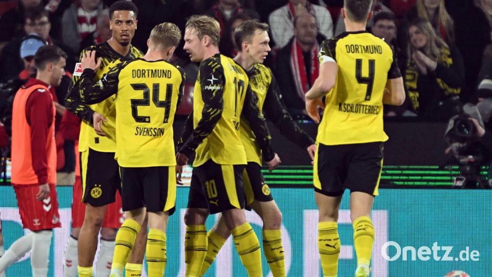 Gegen zehn Kölner hatte Dortmund zunächst leichtes Spiel Bild: Federico Gambarini/dpa