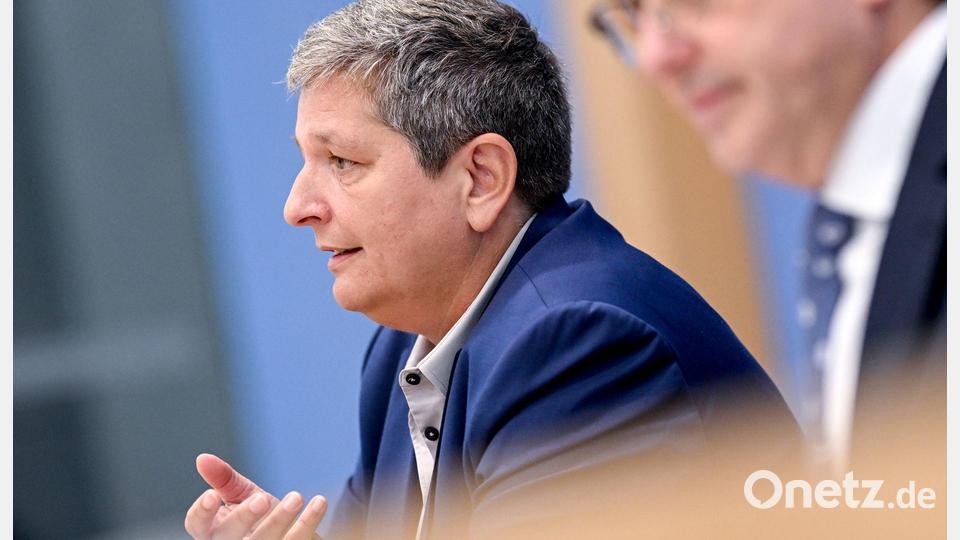 Claudia Plattner ist Präsidentin des Bundesamts für Sicherheit in der Informationstechnik (BSI). Für Cybersicherheit ist das Innenministerium zuständig, für die Digitalisierung der Verwaltung das neue Digitalministerium. (Archivbild) Bild: Britta Pedersen/dpa