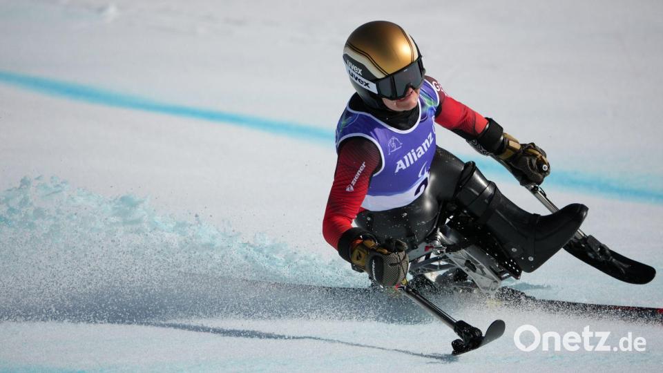 Gold im Ski-Krimi: Anna-Lena Forster fuhr zum Sieg. Bild: Emilio Morenatti/AP/dpa