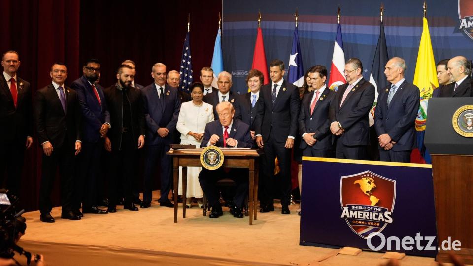 Trump empfängt Regierungschefs aus Lateinamerika und Karibik in Florida. Bild: Mark Schiefelbein/AP/dpa