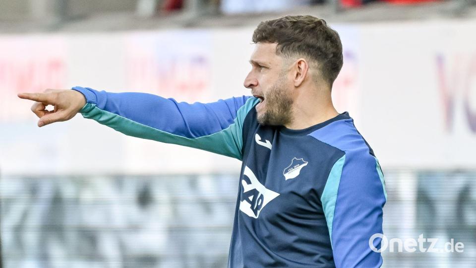 Co-Trainer Moritz Volz stand für den erkrankten Chefcoach Christian Ilzer in der Verantwortung. Bild: Harry Langer/dpa