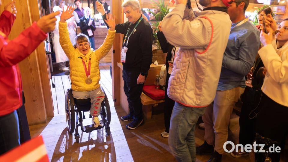 Anna-Lena Forster wird gefeiert. Bild: Philipp von Ditfurth/dpa