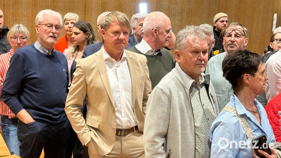 Jürgen Meyer von der Bürgerliste (im beigen Sakko) landete auf Rang 4 mit 10,4 Prozent. Bild: Gabi Schönberger