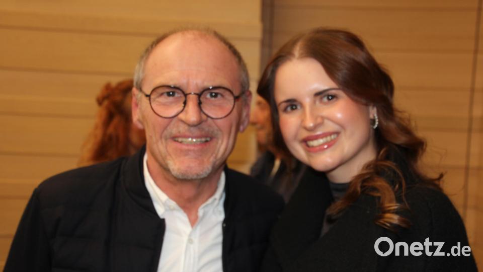 FW-Kandidat Hans-Peter Schärl und seine Tochter Luisa freuten sich über das gute Ergebnis. Bild: Konrad Rosner