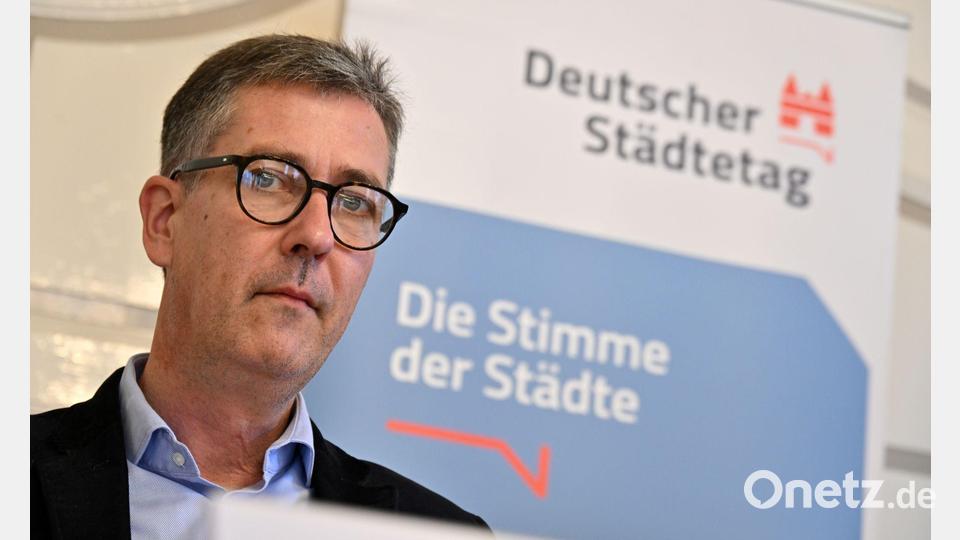 Christian Schuchardt kann sich weiter in Würzburg engagieren. (Archivbild) Bild: Martin Schutt/dpa