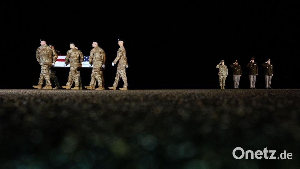 Überführung eines getöteten US-Soldaten Bild: Julia Demaree Nikhinson/AP/dpa