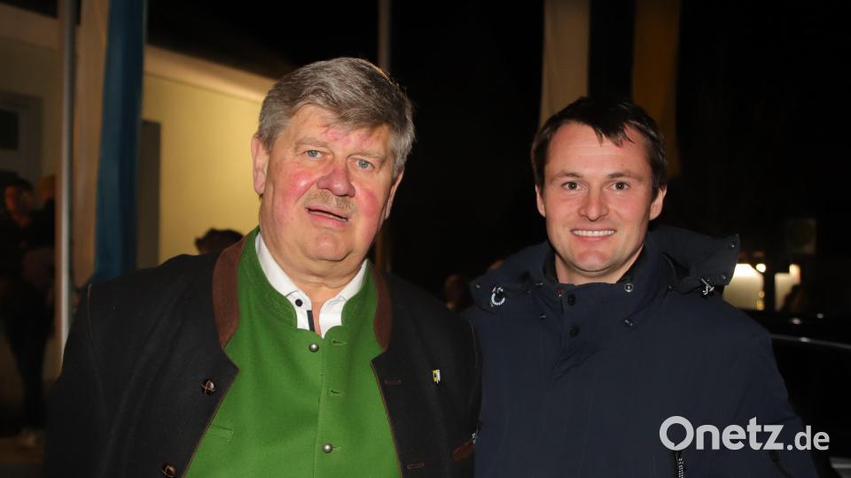 Treten in Etzenricht bei der Stichwahl gegeneinander an: Bürgermeister Martin Schregelmann (CSU, links) und Thomas Beutner (UPW). Bild: war