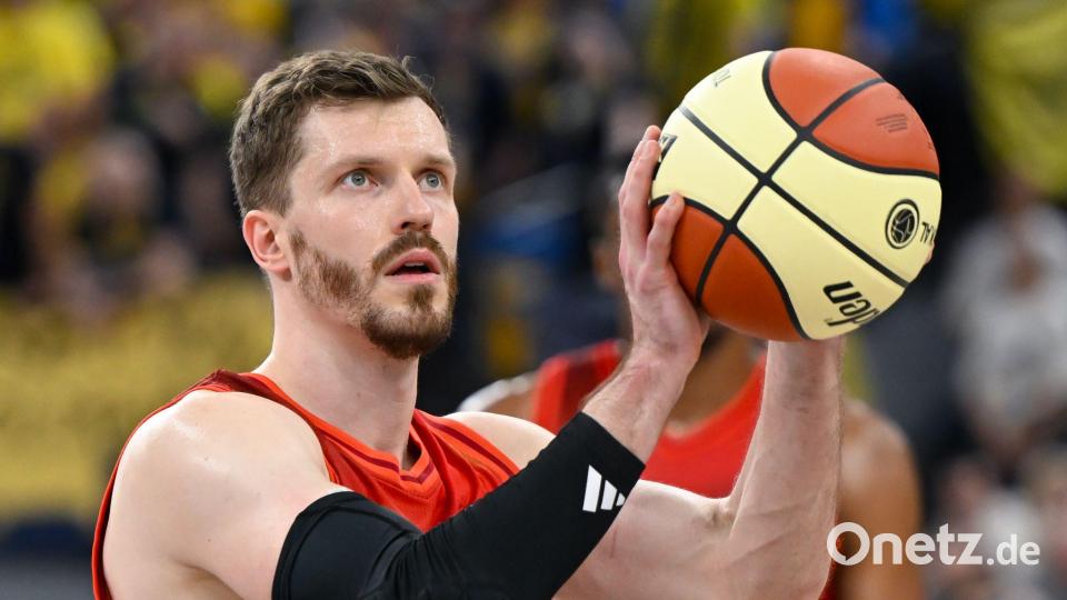 Bleibt bei den Bayern-Basketballern: Welt- und Europameister Andreas Obst. (Archivbild) Bild: Sven Hoppe/dpa