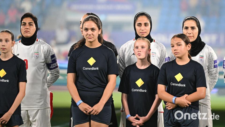 Während des ersten Spiels beim Asien Cup schwiegen die Iranerinnen bei der Nationalhymne. (Archivbild) Bild: Dave Hunt/AAP/dpa