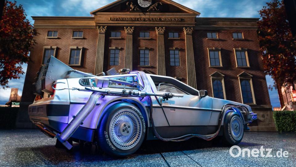Am Dienstag wurde die Spezialanfertigung des DeLorean vorgestellt. Bild: Ulrich Perrey/dpa