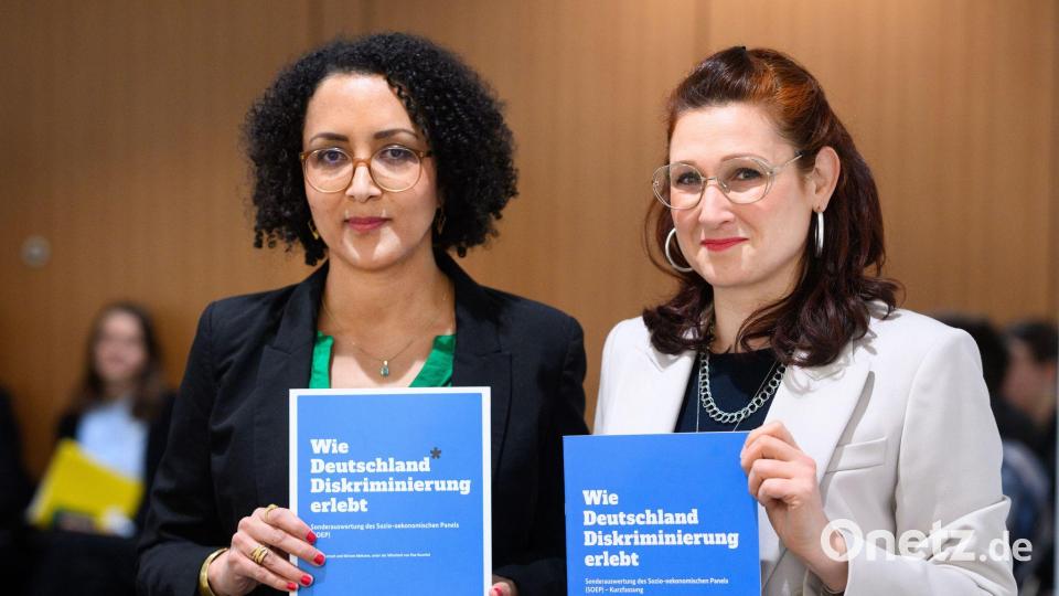 Die Unabhängige Bundesbeauftragte für Antidiskriminierung, Ferda Ataman, sagt: „Das Ausmaß an Diskriminierung ist eine Belastungsprobe für unser Land.“ Bild: Bernd von Jutrczenka/dpa