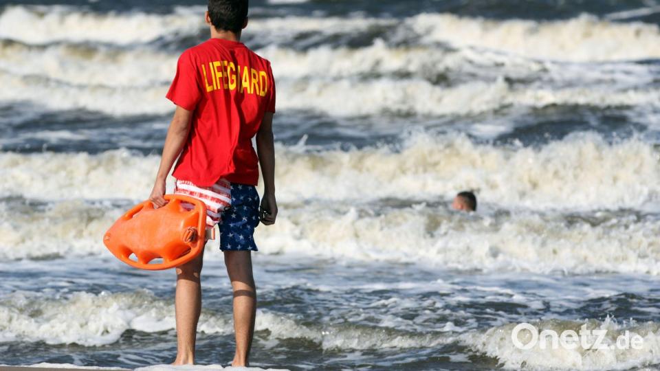 Bundesweit sind im vergangenen Jahr 393 Menschen bei Badeunfällen gestorben - 18 weniger als ein Jahr zuvor. (Symbolbild) Bild: Tilo Wallrodt/dpa-Zentralbild/dpa